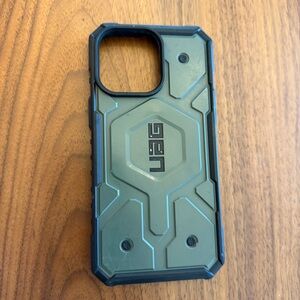 Iphone 15 Pro Max UAG Protective Phone Case
